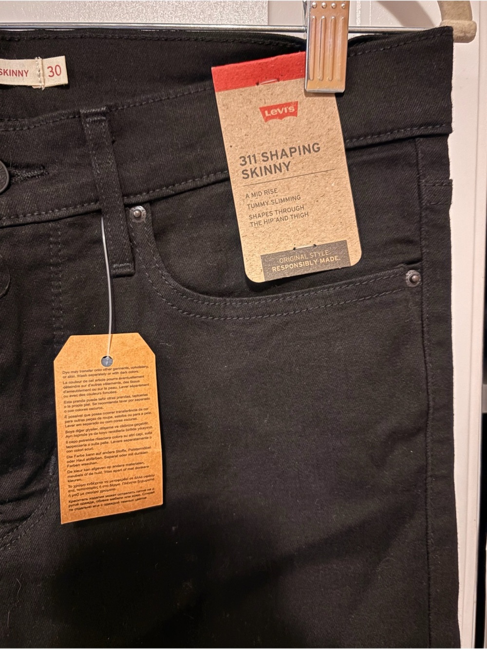 NWT Levi's 311 Shaping Skinny Jeans Size 30 - Picture 3 of 3